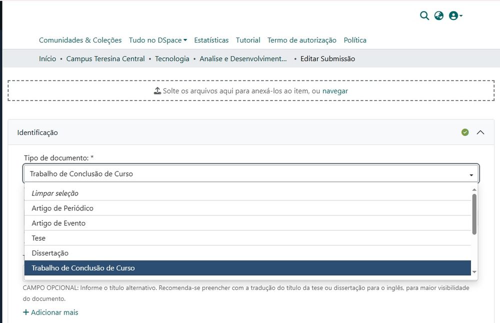 Topo da tela de depósito. Logo abaixo da barra superior, o caminho Início, Campus Teresina Central, Tecnologia, Análise e Desenvolvimento de Sistemas, Editar Submissão. Em seguida, uma área tracejada para soltar os arquivos e a seção Identificação aberta, com a lista do campo Tipo de documento mostrando as opções Artigo de Periódico, Artigo de Evento, Tese, Dissertação e Trabalho de Conclusão de Curso, esta última selecionada.